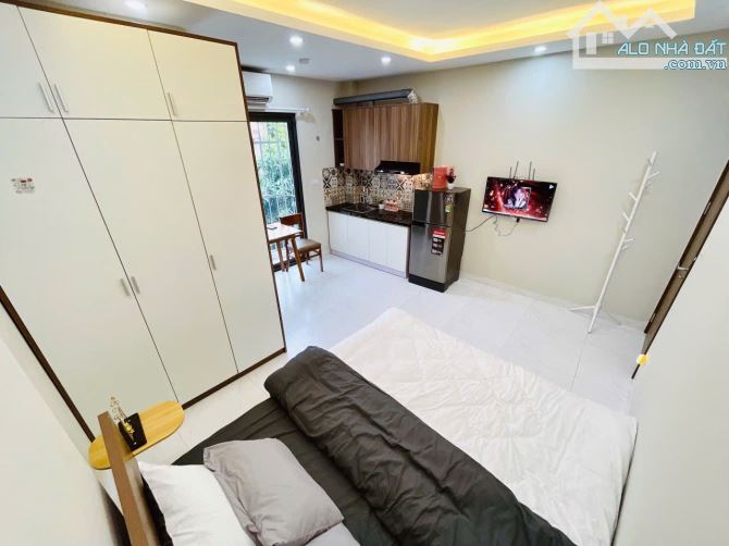 Bán toà CHDV Trần Khát Chân gần ĐH KTQD 72m2*7T thang máy 17PN, PCCC đủ, ô to tránh