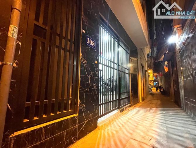 BÁN NHÀ NGUYỄN TRÃI – VIEW ROYAL CITY – 6 TẦNG THANG MÁY – 2 MẶT THOÁNG – DT 750TR/NĂM