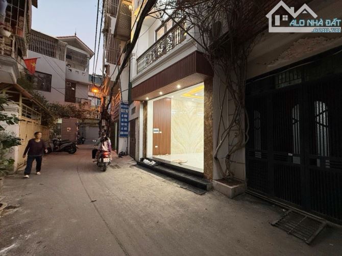 Bán nhà Nguyễn Chính - Hoàng Mai -38m2 5T  THANG MÁY - KINH DOANH- OTO TRÁNH giá 10 Tỷ 9