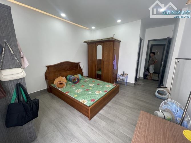 Bán nhà Phạm Thế Hiển 4 tầng (4x17) phường 7 quận 8 giá chỉ 6,8 tỷ