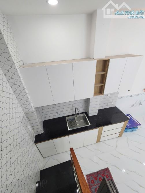 NHÀ MỚI XÂY VỊ TRÍ VÀNG - 3.7X8M - 3 TẦNG - CHỈ 4.35 TỶ