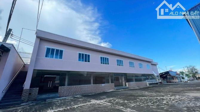 Cho thuê xưởng 5000m2 tại Hố Nai 3, Trảng Bom, giá thuê 300tr/tháng.
