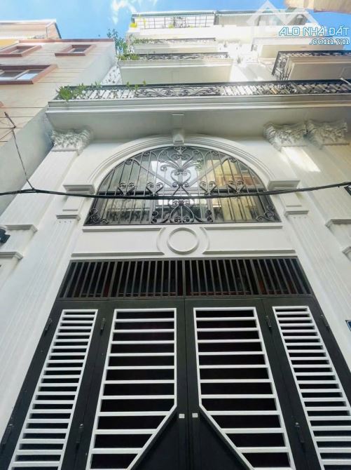 NHÀ ĐẸP 5 TẦNG - KHU VỰC HOT - CỔ LINH- GẦN CẦU VĨNH TUY, DT 32M MT 5M GIÁ 6,25 TỶ