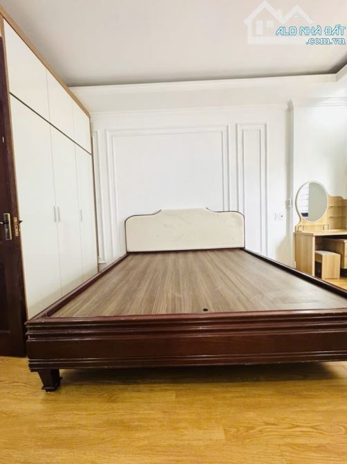 NHÀ  422B VÂN CANH HOÀI ĐỨC - Ô TÔ ĐỖ CỔNG, FULL NỘI THẤT- 30M2 6.39 TỶ