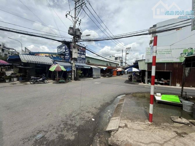 Nhà góc 2 Mặt Tiền chợ NguyễnThị Búp, 11x20m