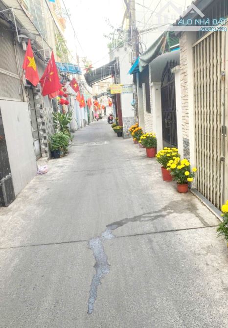 Chủ bán nhà DT 40m, 4 tầng BTCT, gần chợ Bà Chiểu