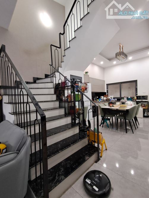 LẠC LONG QUÂN, CẦU GIẤY - 58M2 - 4 TẦNG - MT 4M - 15.5 TỶ - Ô TÔ - SÂN VƯỜN - KHE THOÁNG