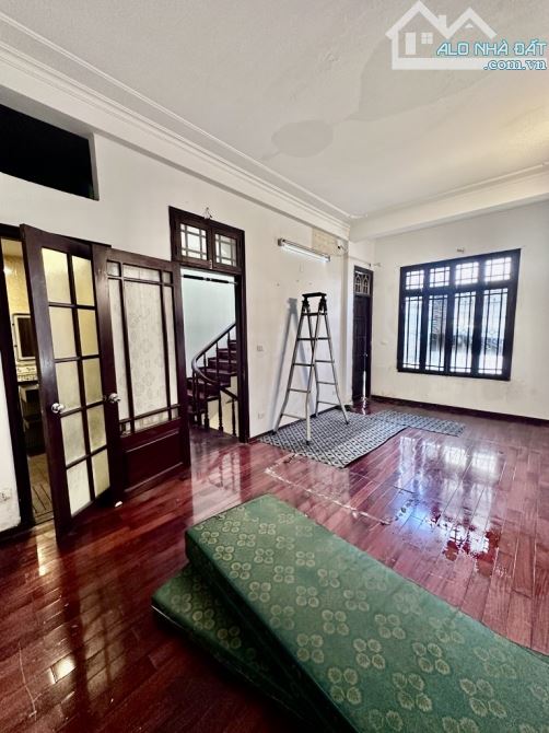 ĐỐNG ĐA - DÂN XÂY - MẶT TIỀN RỘNG RÃI - VUÔNG VẮN - 50m Ô TÔ - 36m2 - NHỈNH 8 TỶ