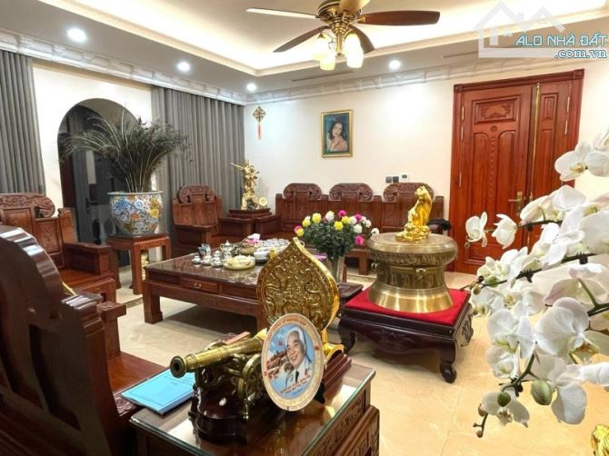 Bán gấp siêu Biệt thự KĐT MỸ ĐÌNH, TỪ LIÊM, 200m, 5T, Mt 10m, ÔTÔ, K. Doanh, Nhỉnh 66 tỷ
