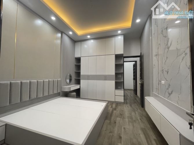 Hiếm - Bán nhà đẹp Ngọc Thuỵ Long Biên Dân xây 39m 5 tầng Full nội thất nhỉnh 7 tỷ(TL)