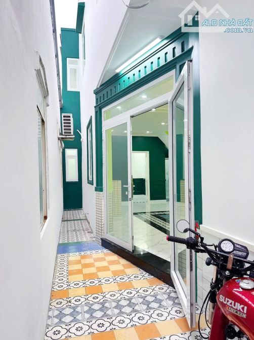 🌟🌟🌟NHÀ LẦU DIỆN TÍCH LỚN - MỚI KIẾN TRÚC TUYỆT ĐẸP - H.233 NGUYỄN VĂN CỪ