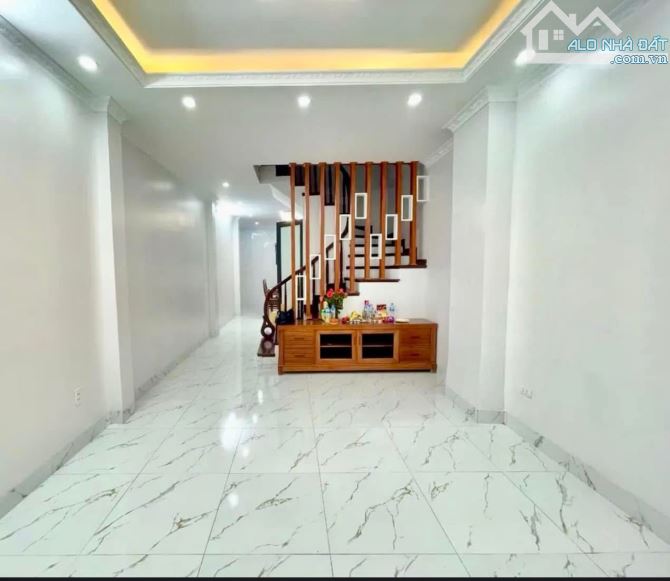 Bán nhà đẹp Chùa Bộc – 50m², 5 tầng, 2 thoáng – Ở ngay - 20m ra ngõ ô tô - giá 12.8 tỉ!