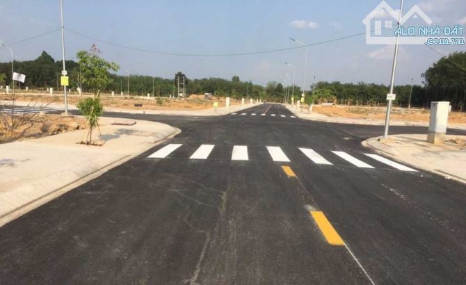 BÁN GẤP LÔ ĐẤT CHỈ 1.3 TỶ, SỔ SẴN CÔNG CHỨNG NGAY.GẦN SÂN BAY LONG THÀNH