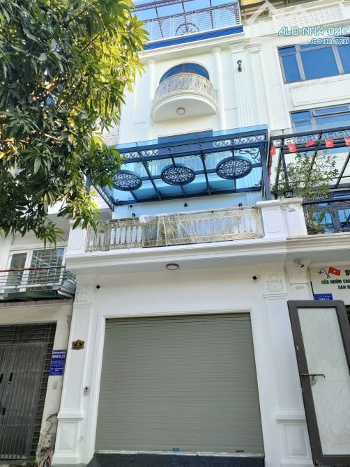 Bán Nhà Nguyễn Đức Cảnh Full nội thất-  thang máy - 40m2 5T ô tô qua giá chỉ 9.8 tỷ