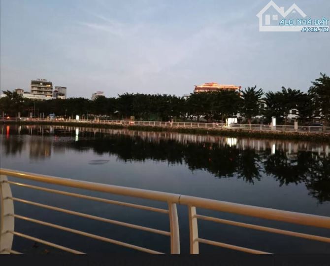 CẦN BÁN CĂN NHÀ LÔ GÓC 4 TẦNG 118M  MẶT PHỐ TRỊNH CÔNG SƠN TÂY HỒ GIÁ CHỈ 83 tỷ