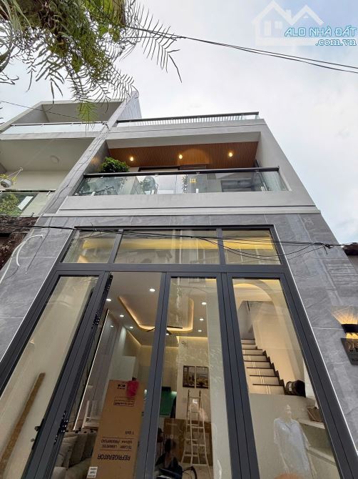 HÀNG HIẾM ! NHÀ MỚI ĐẸP 246/ NGUYỄN THÁI SƠN, GV | DT: 4,5X 8m |3 Tầng+ Full nội thất |
