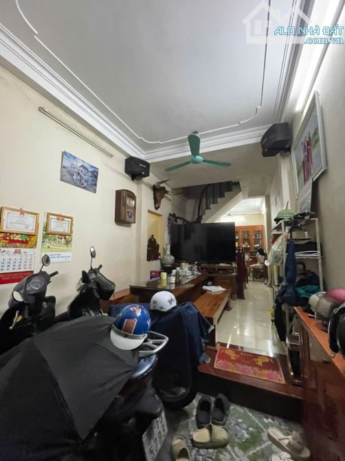 Bán nhà Yên Xá: 5T dân xây, 7PN chuyểh đổi CCMN dễ dàng, vài bước ô tô, nhỉnh 7tỷ