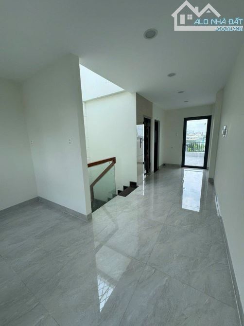 HÀNG ĐẦU ! NHÀ MT CHỢ LỚN Q6 (4X18) 2 MT TRƯỚC SAU. HẦM 6 TẦNG CÓ THANG MÁY. CHỈ 19,5 TỶ
