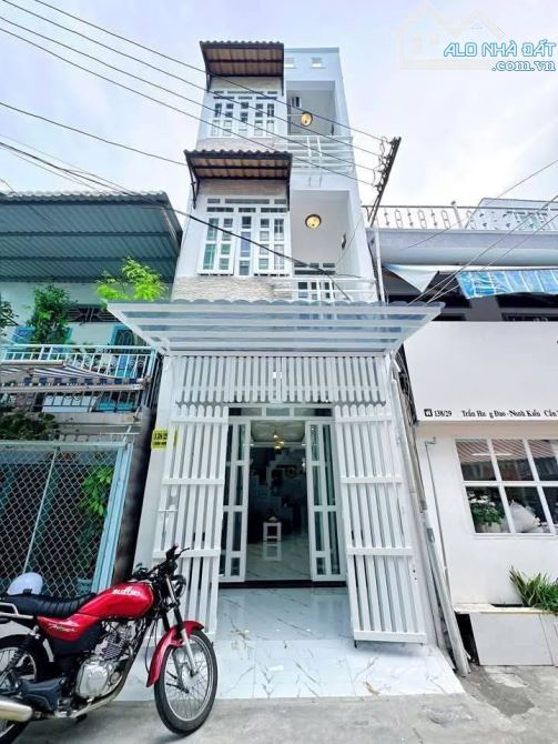 NHÀ 1 TRỆT 2 LẦU HẺM 182 TRẦN HƯNG ĐẠO