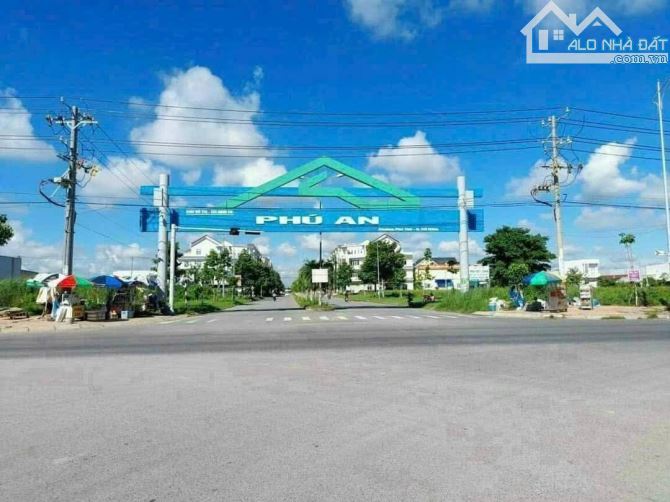 Đất Nền Sổ hồng đường C1 đầu KDC Phú An
