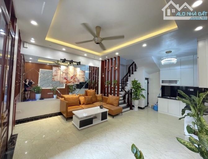 Bán nhà La Nội, Dương Nội 40m2, dân xây tâm huyết, tiện ích bao quanh, giá 5.85 tỷ