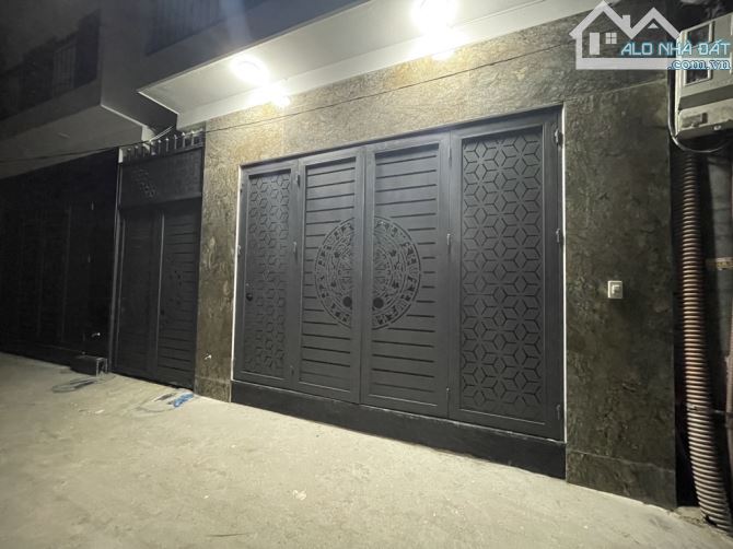 Phố Nhổn - 42m2, 6 tầng thang máy - lô góc - dòng tiền cao