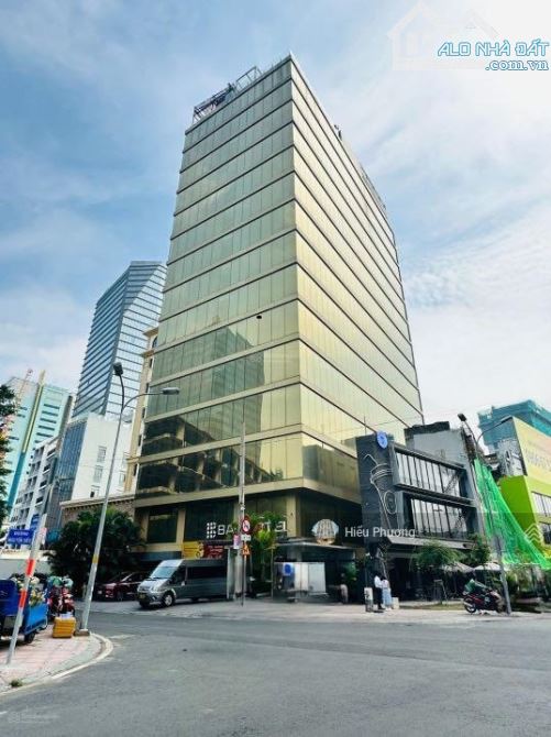 Bán tòa nhà mặt tiền đường Nguyễn Thị Minh Khai P6 Quận 3 DT: 12m x 33m Nở Hậu Hầm 12 Lầu