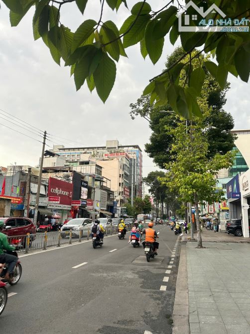 Siêu vị trí MT Nguyễn Thị Minh Khai Ngang 6M nở hậu. Giá: 48 tỷ. HĐT: 65TR/Tháng