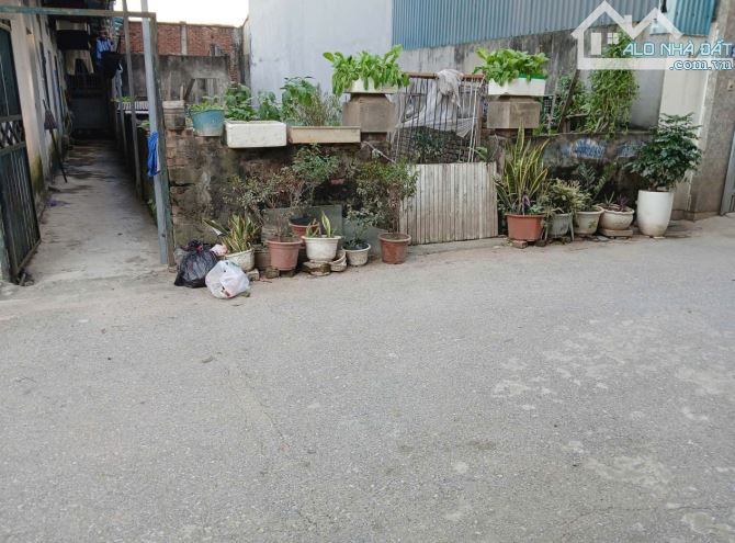 Bán đất Sài Đồng, Long Biên 98m2, mt 5m, ô tô tránh, 14.2 tỷ