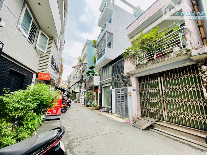 BÁN NHÀ HẺM Ô TÔ 73 HUỲNH VĂN BÁNH 4,4X11 NGAY GÓC NGUYỄN VĂN TRỖI-CẦU CÔNG LÝ CHỈ 9,5 TỶ