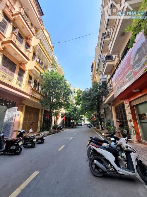 Chính chủ bán, LK06 KĐT Đại Kim, 52m2, vỉa hè, 2 mặt đường, mt 4m.