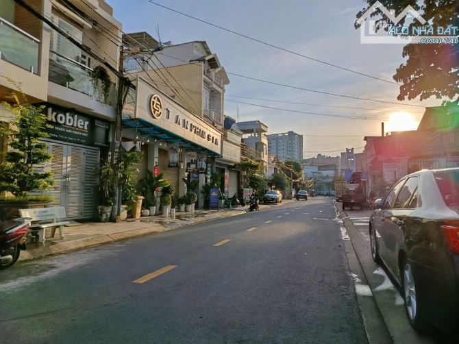 Bán nhà mặt tiền Thới An gần Lê Văn Khương, Lê Thị Riêng, Siêu đẹp giá chỉ 17 tỷ