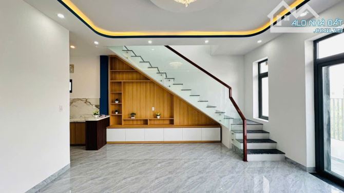 Nhà 2 Tầng kiên cố kề bên TT Diên Khánh- cách Nha Trang 13phut
