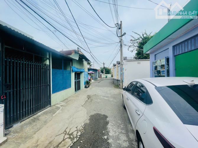 Bán nhà gần cây xăng Hiệp Hoà, đường nhựa 6m thông chỉ 2,6 tỷ