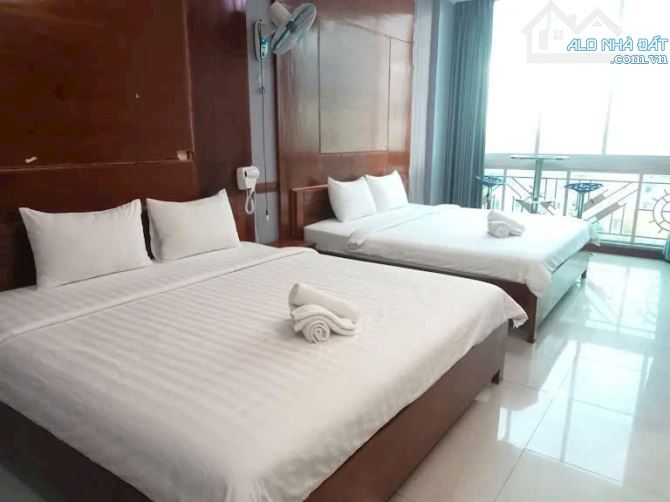 Cho thuê khách sạn 24 phòng Nguyễn Xí Bình Thạnh giá 150 triệu
