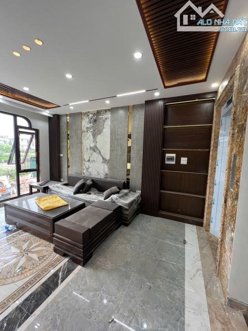 Siêu Phẩm Thượng Thanh/ 13 tỷ/ 7 tầng thang máy/ đường 13m vỉa hè Kinh Doanh