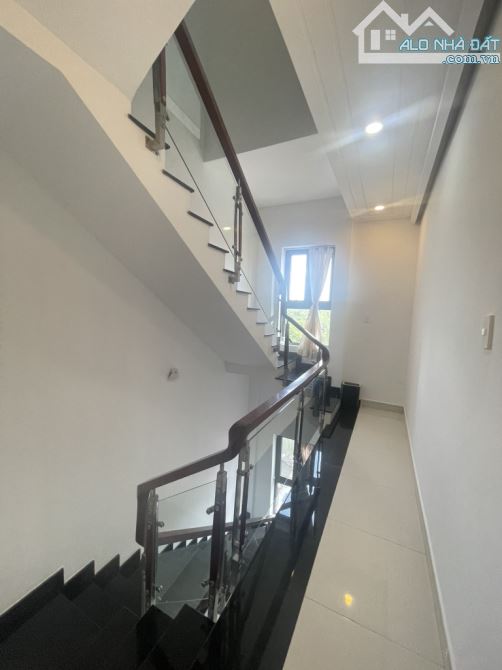 BÁN NHÀ GÓC 2 MẶT TIỀN – VIEW CÔNG VIÊN KDC ĐTN PHÚ XUÂN