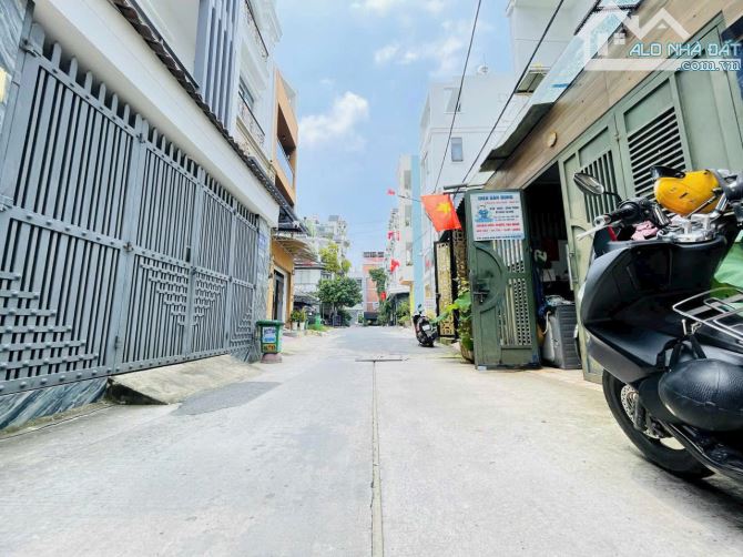 Gấp Bán nhà gần chợ Bình Thành hẻm 7m thông 75m2 ngang 5m cực đep-4 Tầng Nhỉnh 6 tỷ