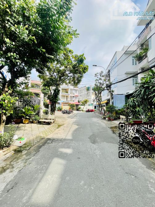Mặt tiền khu Tên Lửa - Cạnh đường số 19 - 4 tầng - 4x20m - 4PN - Ngay công viên