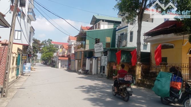 BÁN ĐẤT THUẬN THÀNH, BẮC NINH. 96M2 * MT 4,36M * 2,35 TỶ. Ô TÔ VÀO ĐẤT.