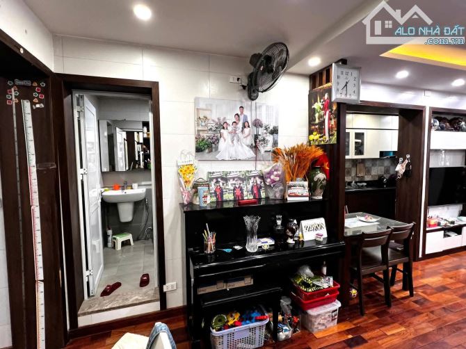 BÁN CĂN HỘ TẬP THỂ  ĐẸP THỊNH HÀO 1 - ĐỐNG ĐA - 36/70M - 4,95 TỶ - DỌN VÀO Ở NGAY.