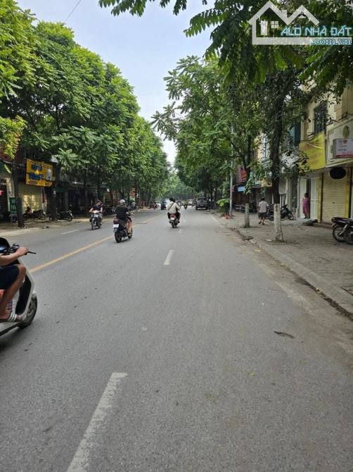 Lô Góc Mặt tiền siêu rộng 20m Mặt Phố Dương Văn Bé-Hai Bà Trưng-90m2 Phố Lớn Vỉa Hè Rộng