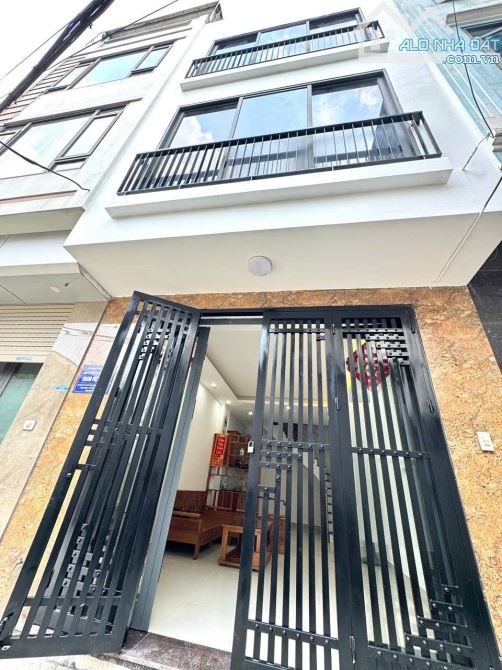 Hàng Hiếm, Bán Nhà 4 Tầng Nhật Tảo, Ô tô Đỗ Cửa, Ngõ Rộng, Gần Phố, Giá Chỉ 7 tỷ