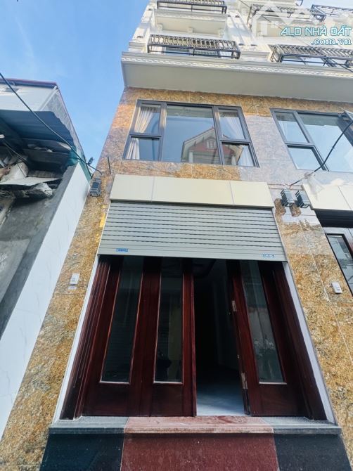 Phú Diễn - Hồ Tùng Mậu: 38m x 5Tầng - Thang Máy - Ô tô 7 Chỗ Vào Nhà - Giá 9.5Tỷ