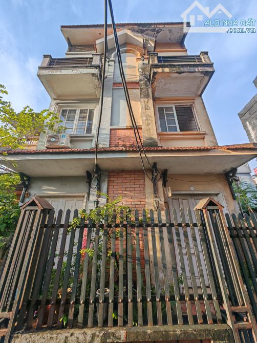 Bán nhà Phú Thượng 60m2 3 tầng, ô tô 7 chỗ đỗ cửa, ko quy hoạch giá 8,6 tỷ