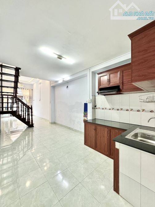 Bán nhà phú nhuận phường 9 hẻm xe hơi một trục nguyễn kiệm nhà 47m2 chỉ 6,x tỷ
