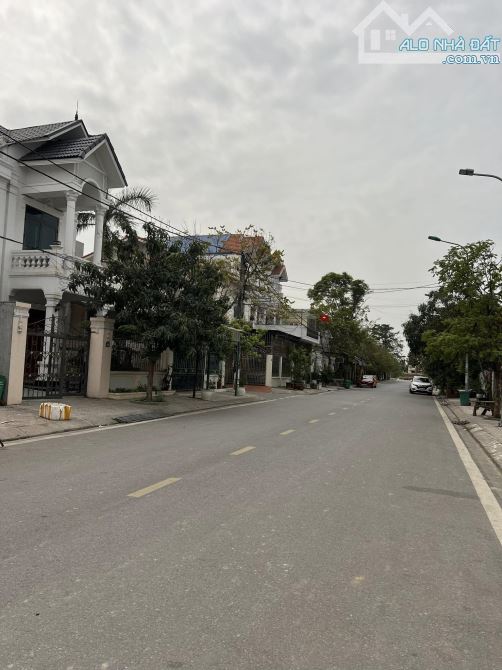Ms Linh-Siêu đẹp lô đất mặt trục tổ 7 thị trấn An Dương ngay gần trường cấp 3 An Hải giárẻ