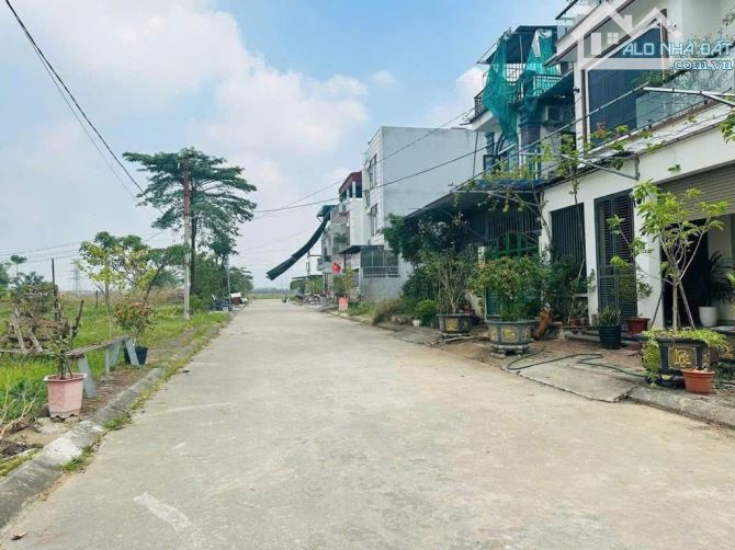 Bán gấp lô đất 113m2, TT Hòa Lạc,gần ĐH QG,Tuyến metro 5,ĐH FPT,gần ĐL Thăng Long. Giá 3tỷ