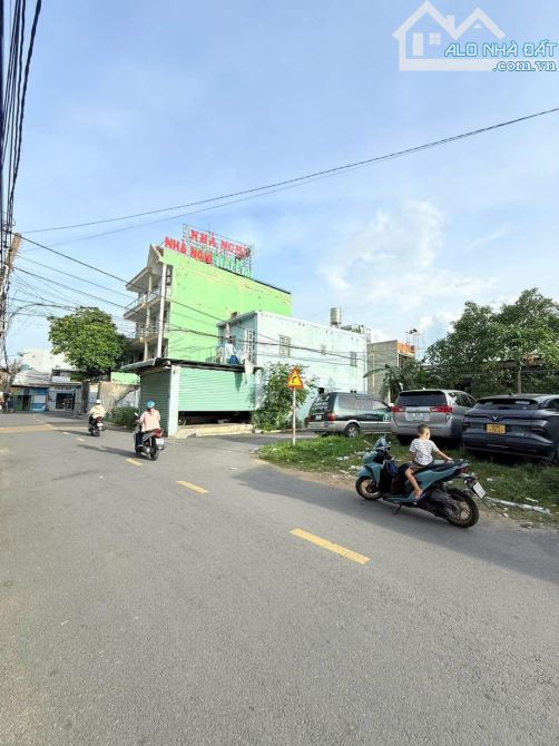 Mới sáng ngày ra em Hiếu tiếp tục lên cho anh chị một siêu phẩm mảnh đất lô góc oto đỗ cửa