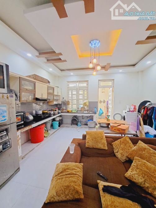 Nhà trệt, 2 lầu, 5x32m, hẻm xe hơi thông đường Tân Thới Nhất 2, giá 9,8 tỷ TL